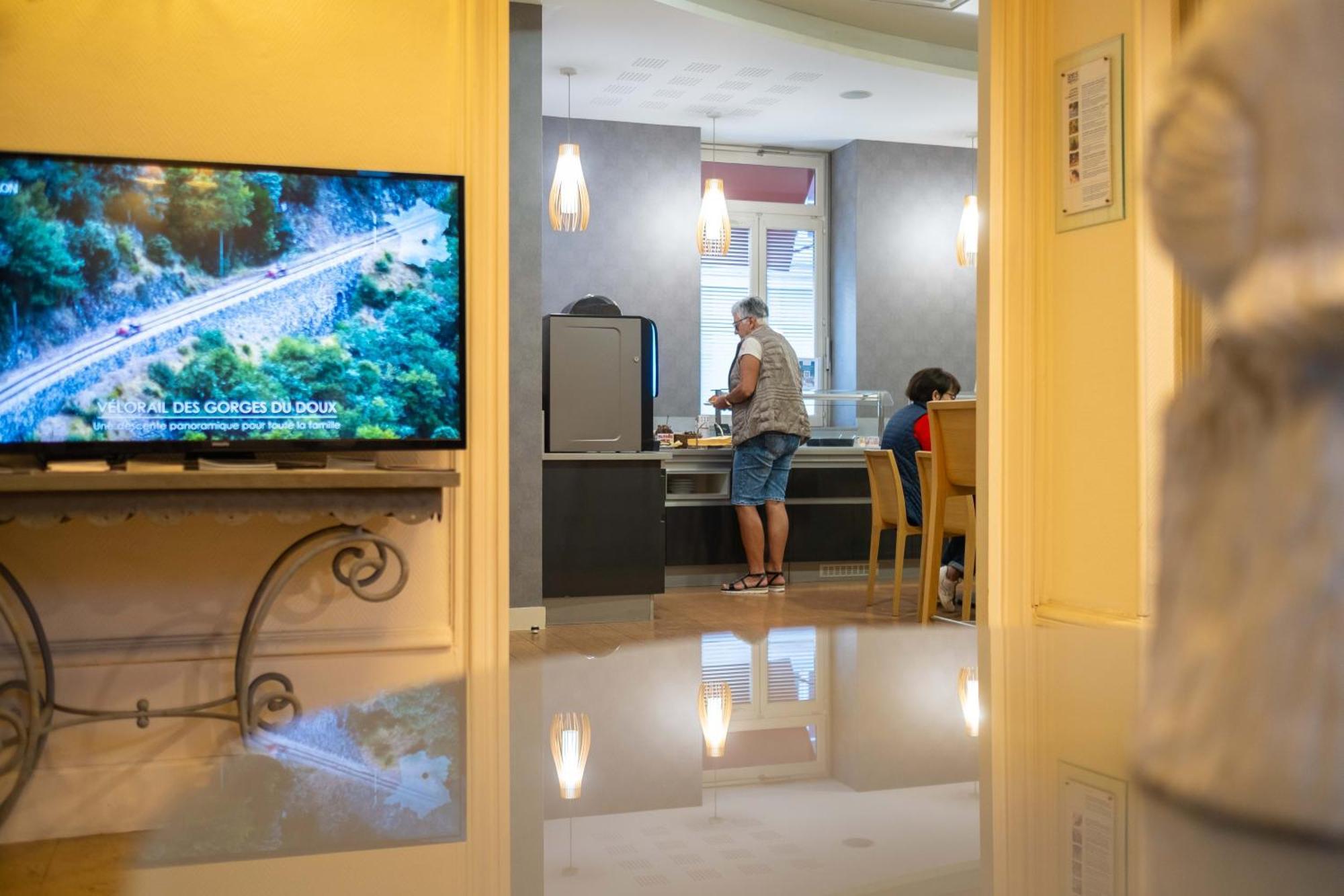 Logis Hotel De Bourgogne - Mâcon Eksteriør bilde